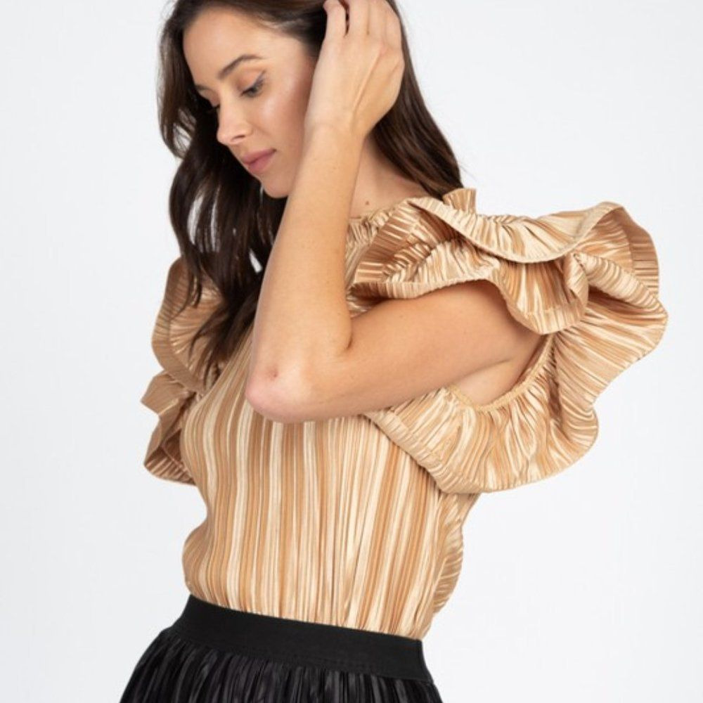 O Fashion Accordion Pleated Tiered Sleeve Top